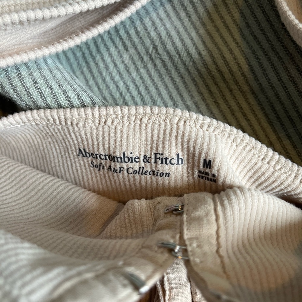 Beige Ribbed Bodysuit - Picture 3 of 3